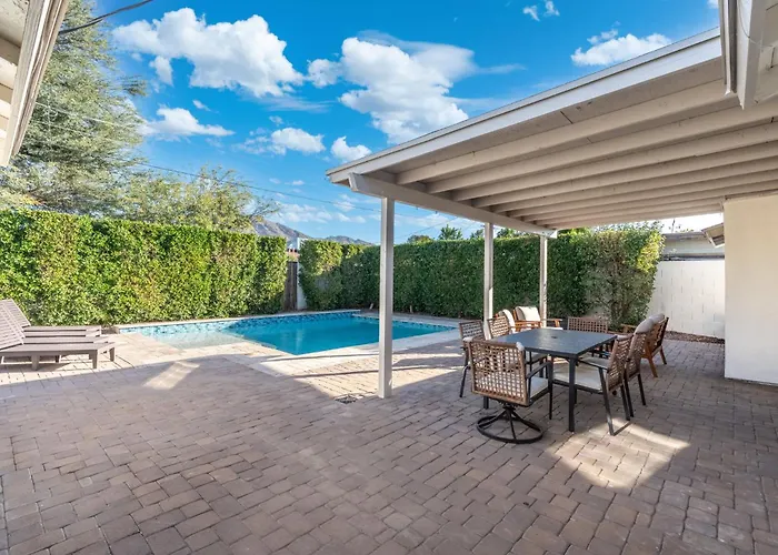 Arcadia 5br Oasis Pool Putting & Sleeps 12 Phoenix